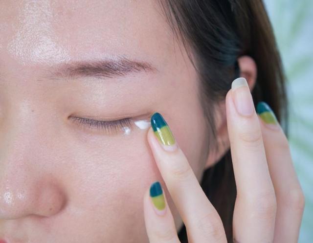 市场里有没有真正能去眼袋的眼霜,药店推荐去眼袋眼霜