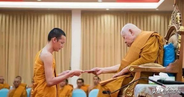 男女之间任意切换？泰国变性人选美冠军突然决定“变回男儿身”！