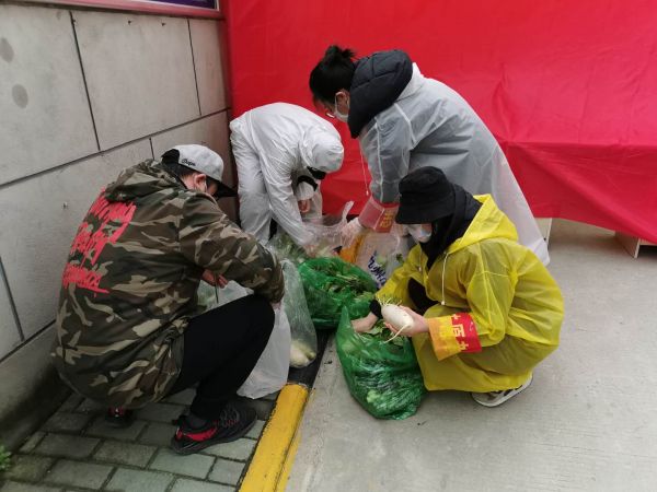 买药、取钱、充话费,空巢老人把这几位90后当亲人