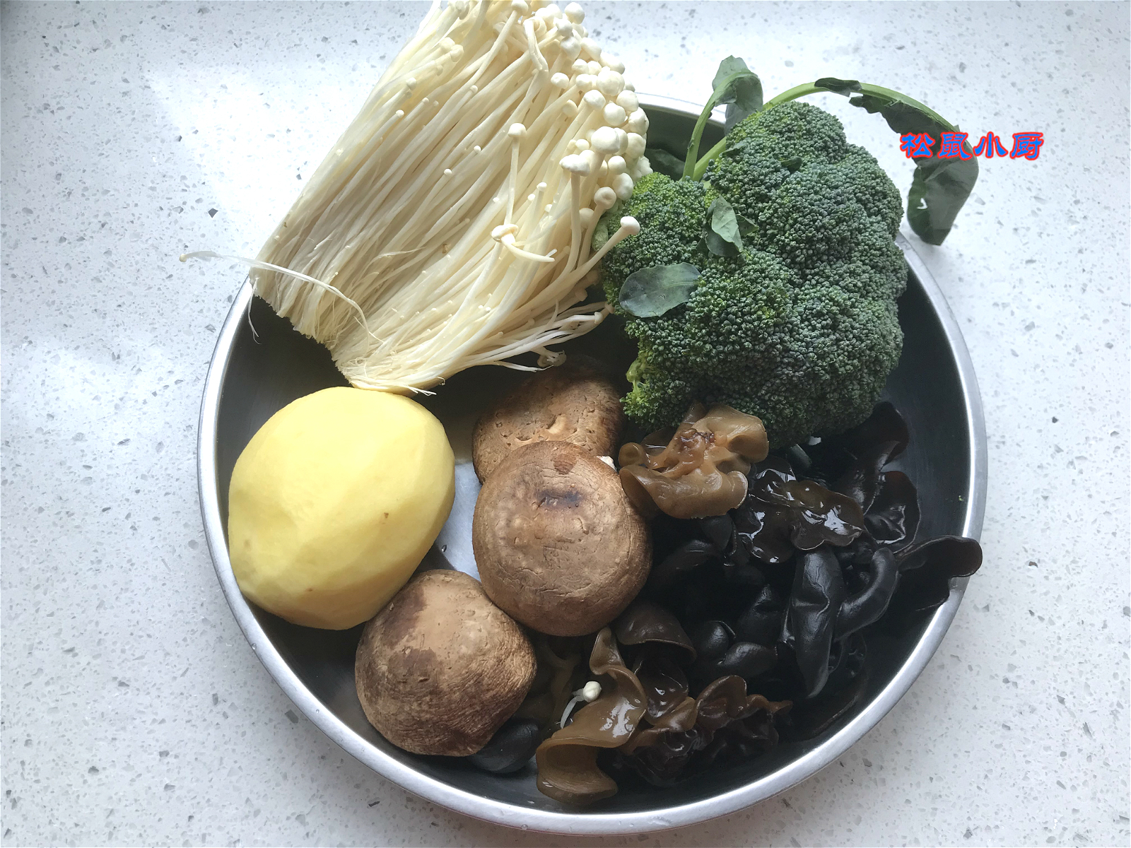 教你一个麻辣烫的做法,最好吃的麻辣烫做法和配方