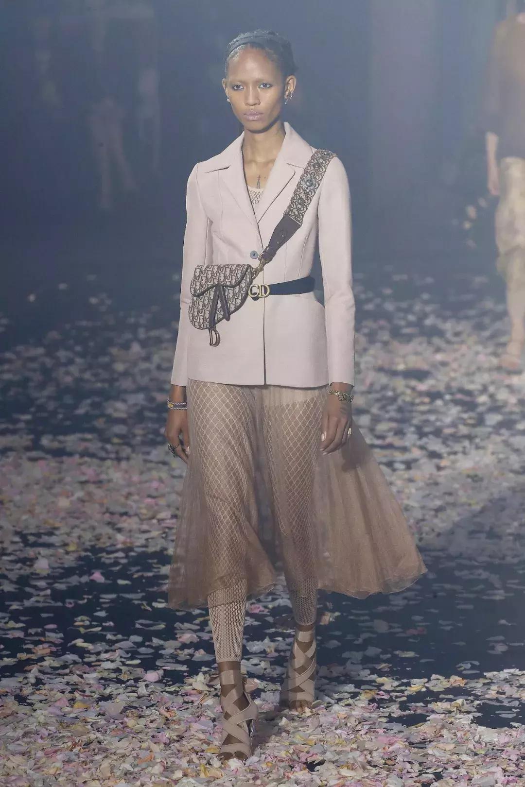 男士时尚腰包最新款,潮流时尚多功能腰包