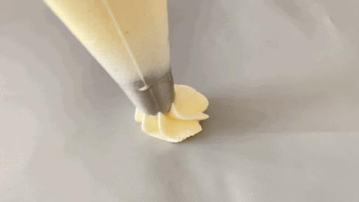 教人如何裱花视频讲解教程,蛋糕裱花必须知道的几种表现手法