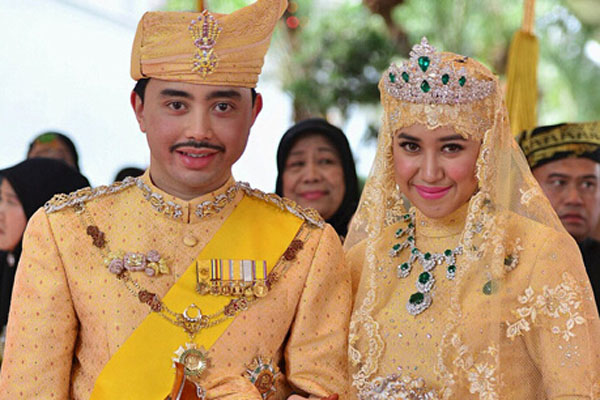 疯狂敛财上百亿,疯狂敛财2亿