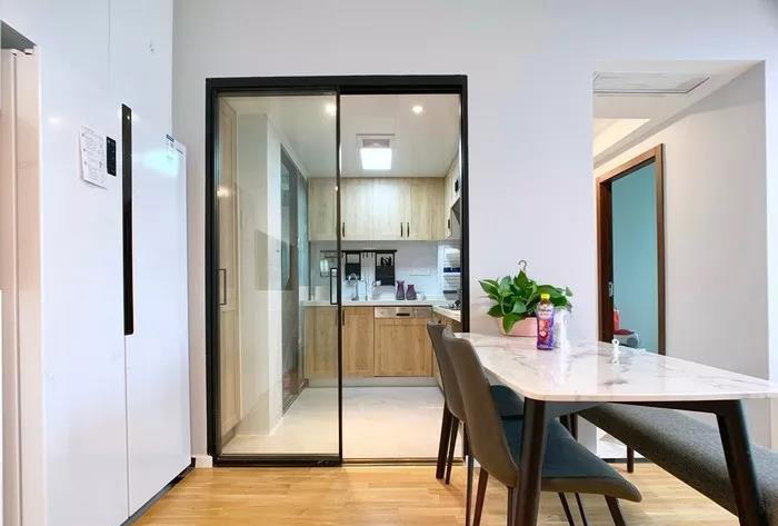 厨房隔油烟门,厨房防油烟门效果图