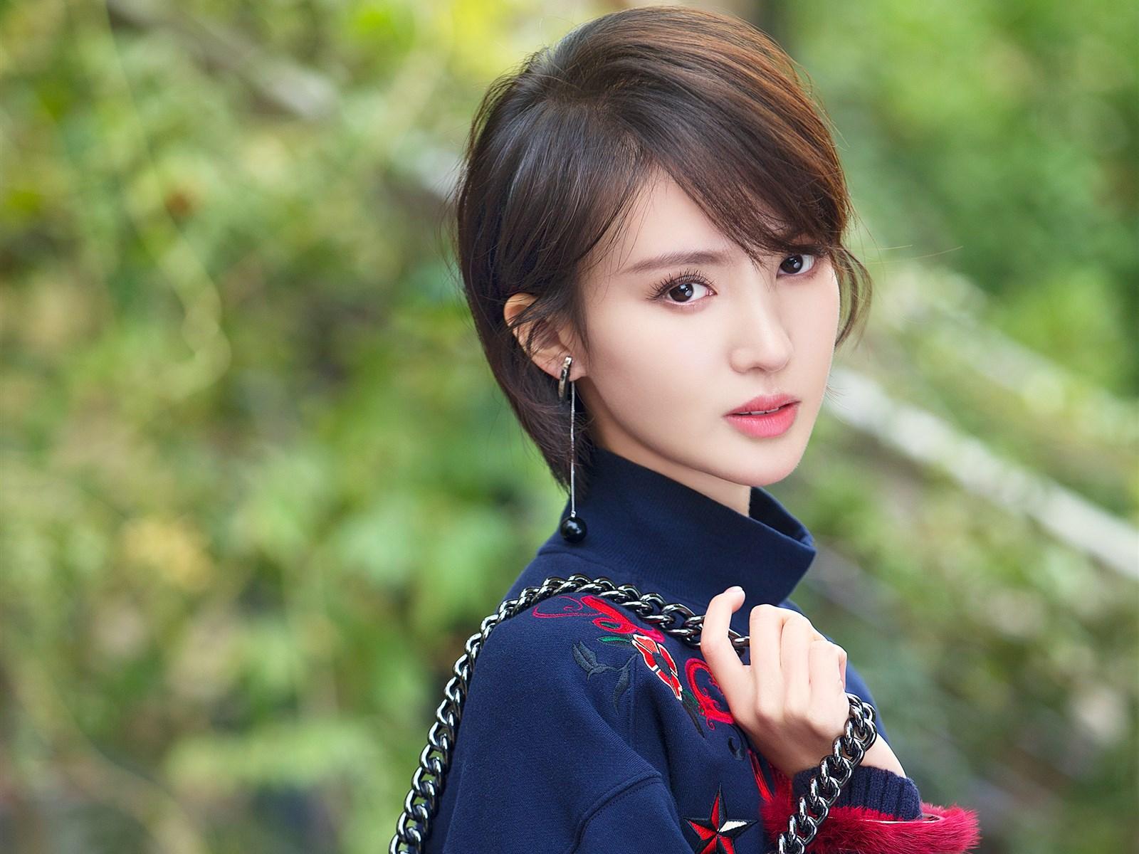 Baby沉迷吃阿胶,尤长靖买狗语翻译器,盘点明星们“上过的当”