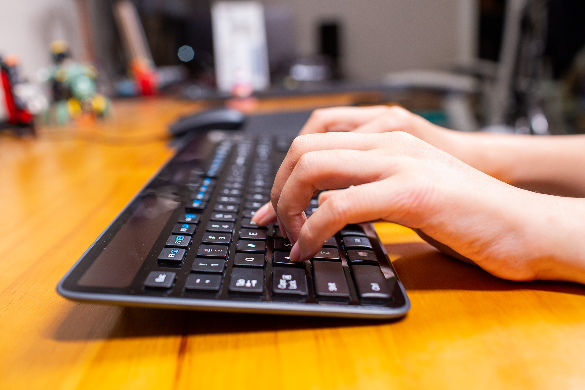 鏃犵嚎閿洏缃楁妧k580,缃楁妧鏃犵嚎钃濈墮閿洏鎺ㄨ崘k780