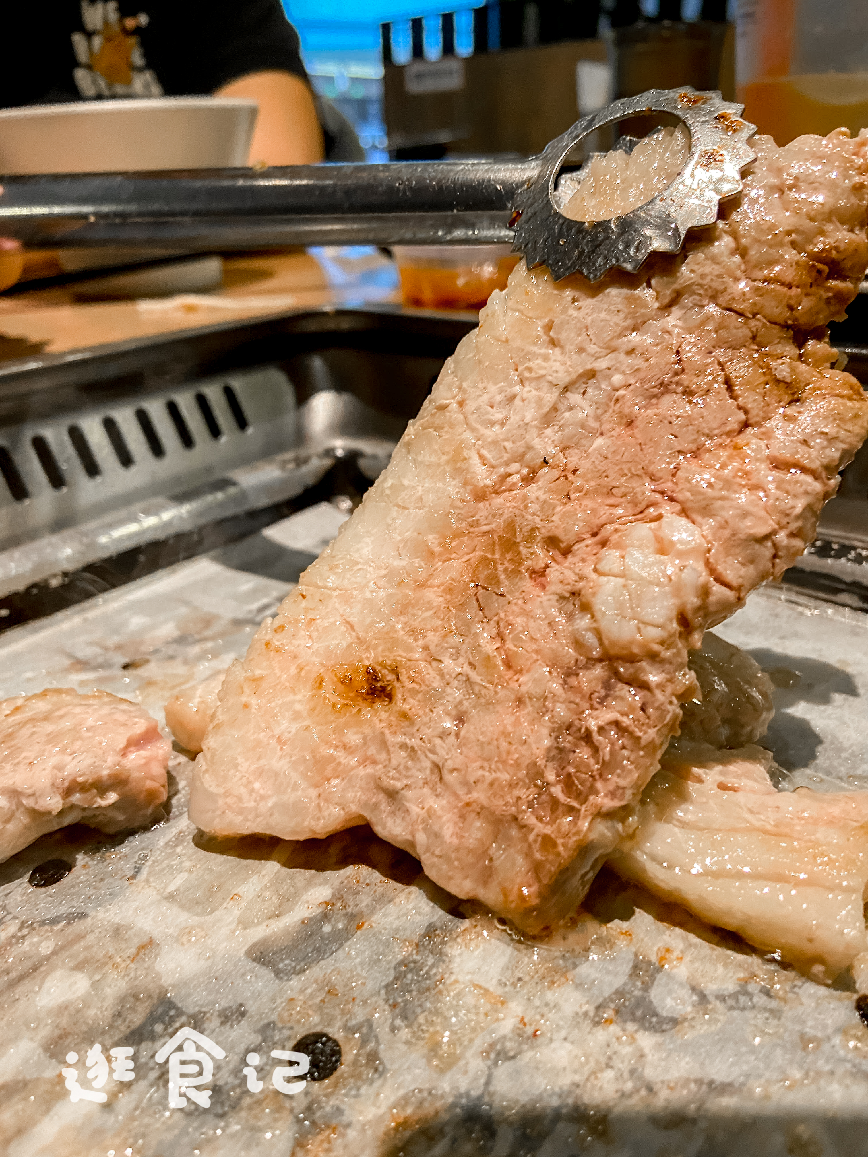 坚守长三角18年的过气网红新石器烤肉，现在是啥样？