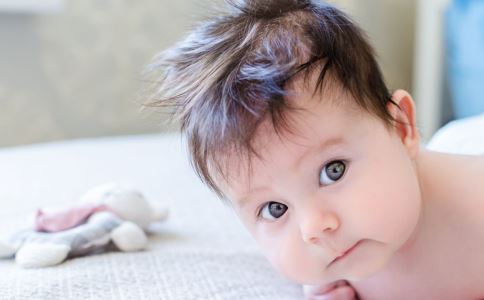 婴儿老是闹人怎么办,婴儿每天闹夜有什么好办法