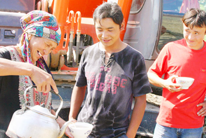 盘点少数民族饮茶习俗，哈萨克族奶茶苗族八宝油茶汤傣族竹筒茶