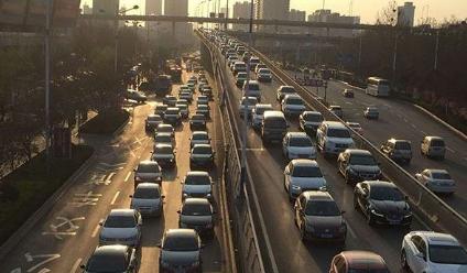 新婚当天堵车俺迟到，婆婆抱怨，俺说：结婚？还是算了吧