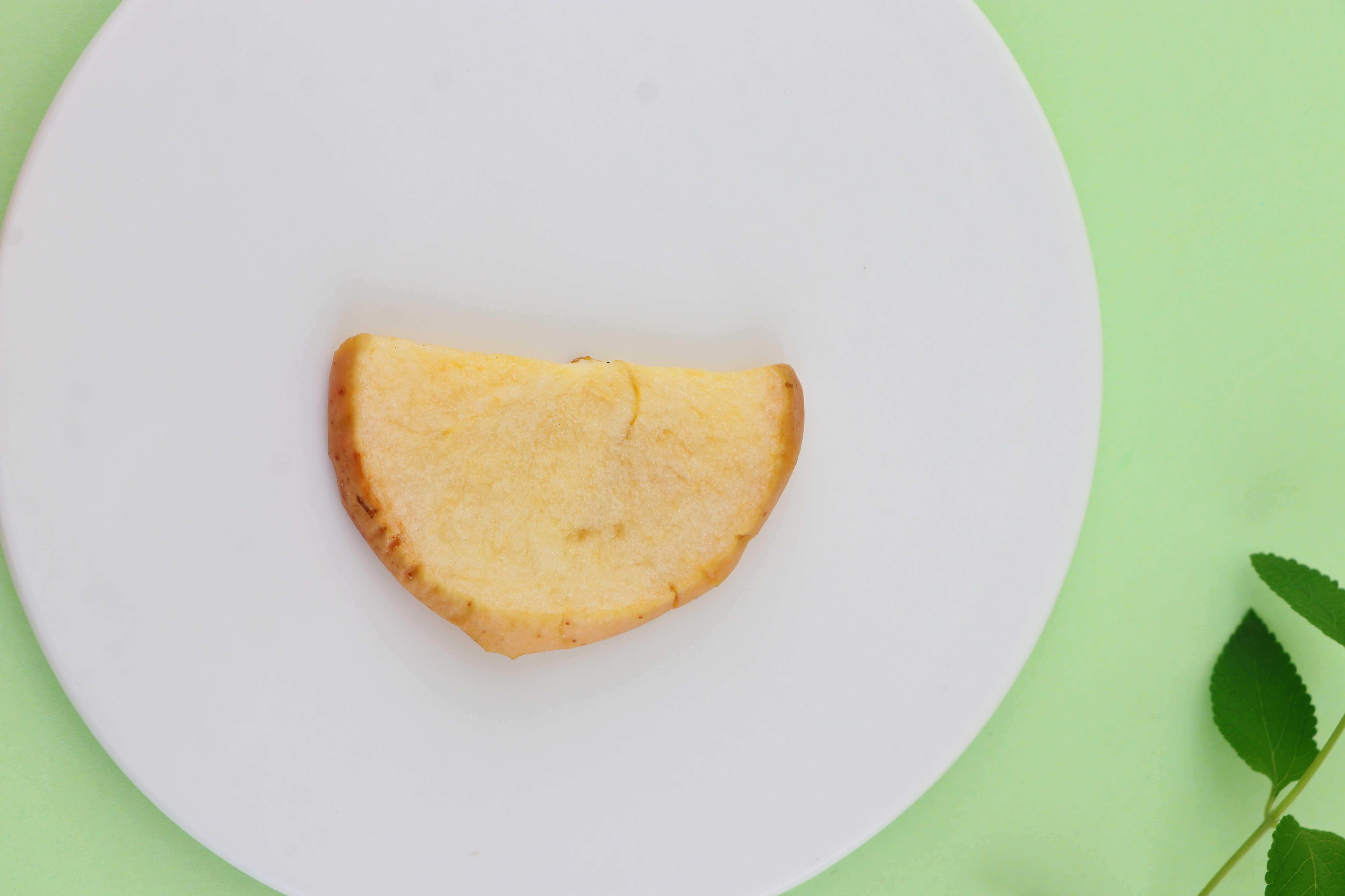 “苹”于自然“果”味，脆享其中。苹果干果干代加工厂