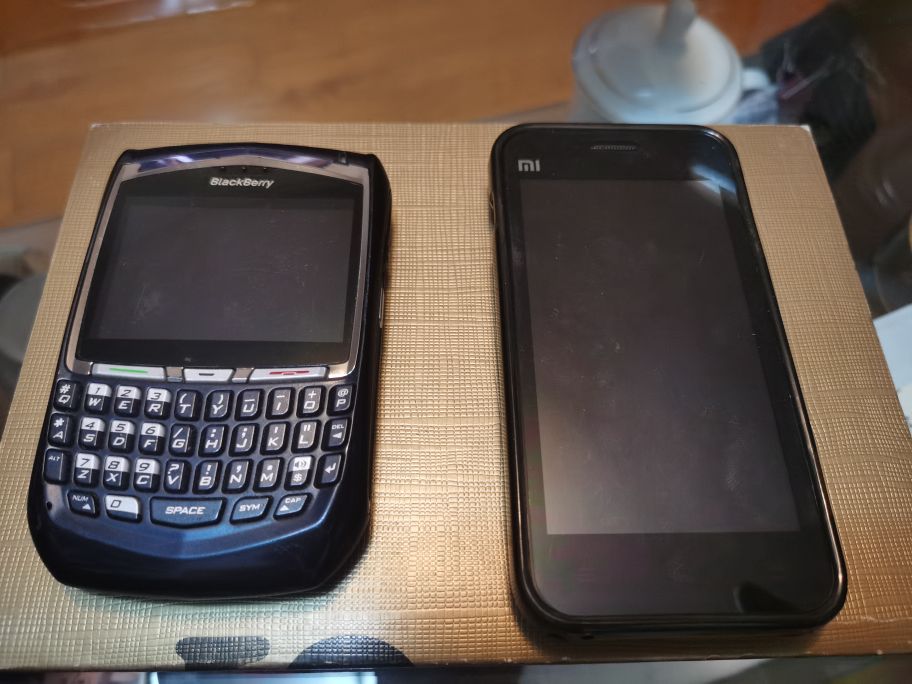 今天“断舍离”,收拾出来12部老手机,咋处理呢?