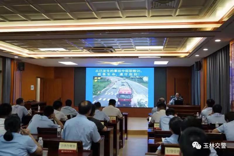 安全生产月宣传行车安全,安全生产月安全用电宣传