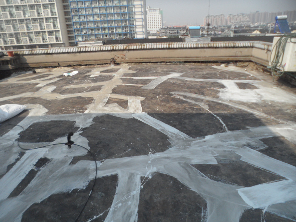 楼顶厨房位置漏水怎样找漏水点,楼顶漏水加盖彩钢瓦怎么还是漏水