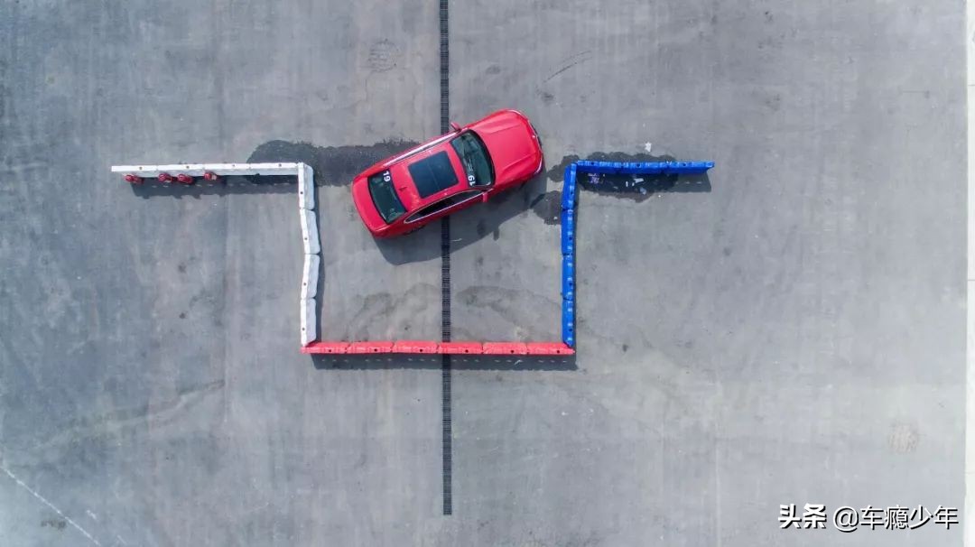 宝马3系入门版多少钱,2018款宝马3系320lim运动曜夜版