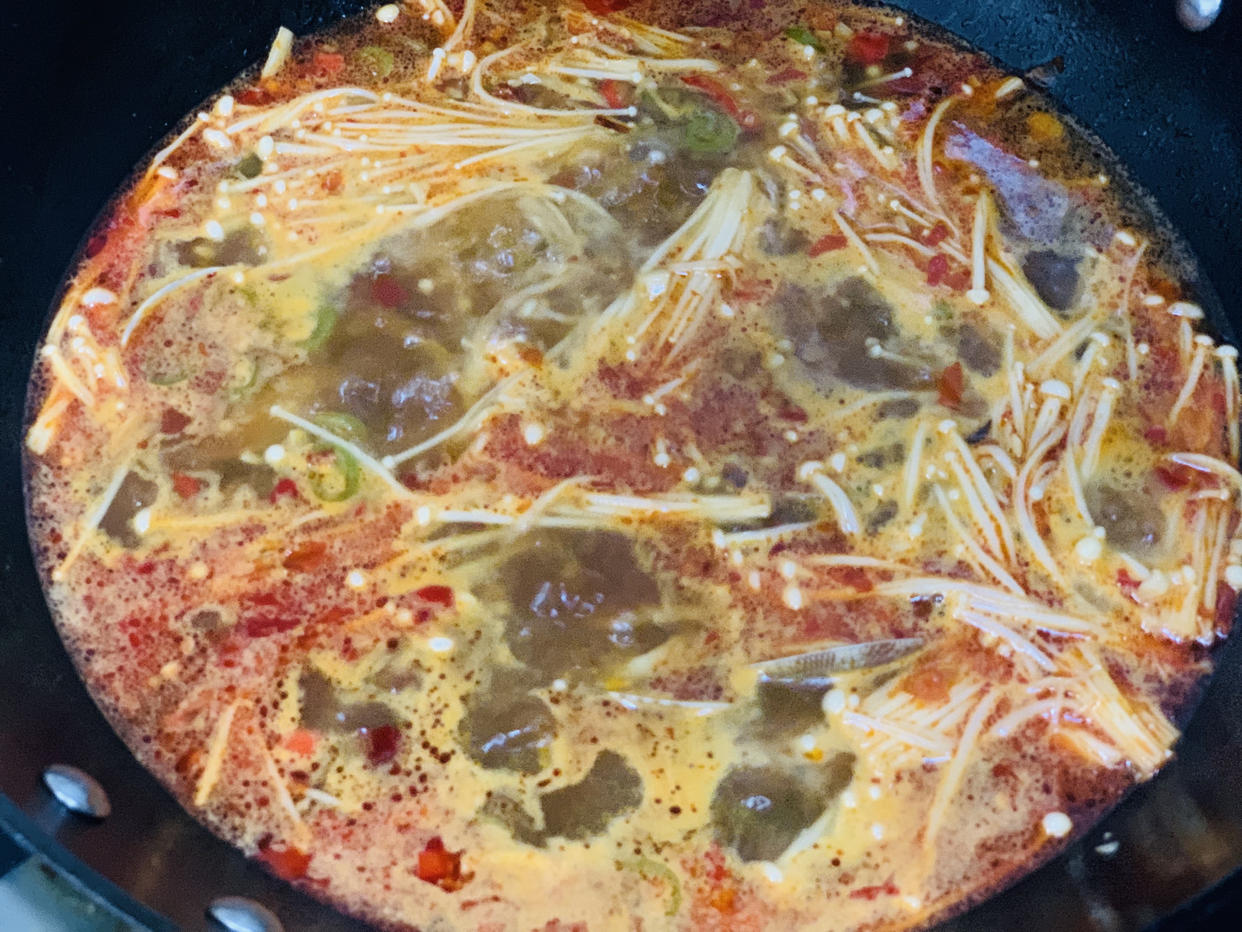 锡纸花甲粉汤怎么做好吃,锡纸花甲粉丝汤底的正宗做法