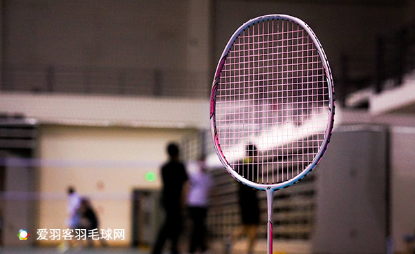 用这5款球拍的人，一般都是有超高颜值的女神