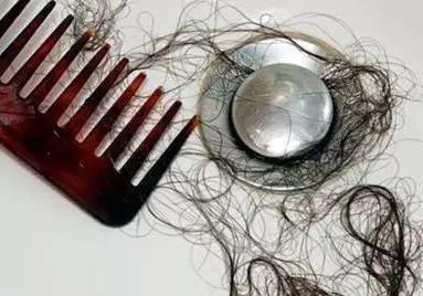 下水管堵了用一根铁丝就解决了,下水道马桶堵塞最快的疏通