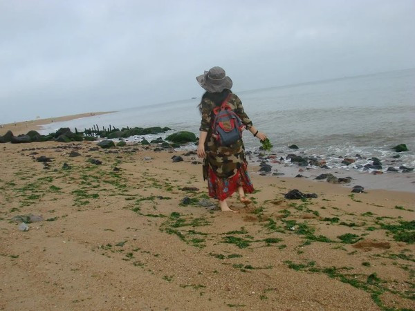 一个人在海边玩一天,一个人在海边怎么玩