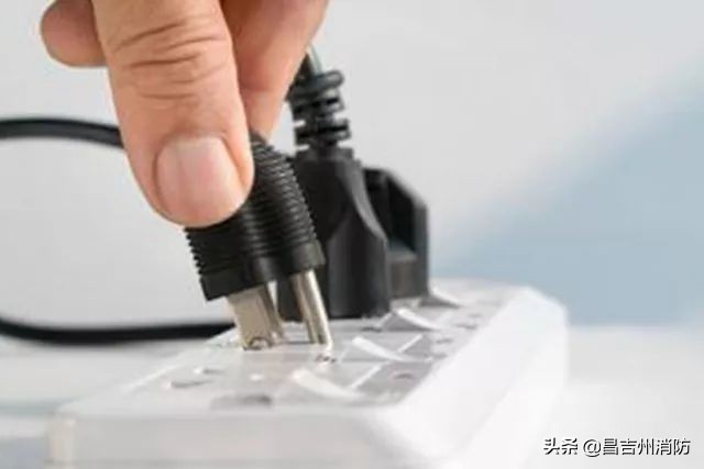 抗击疫情大家出门记得戴口罩,疫情期间全民居家抗击疫情