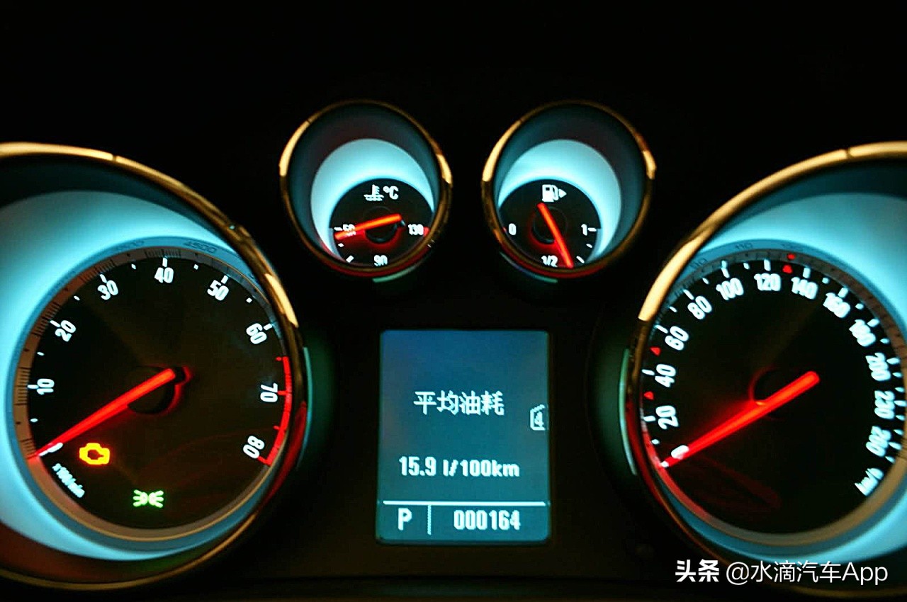 看油耗表的正确方法图解,看油耗怎么算一公里多少钱