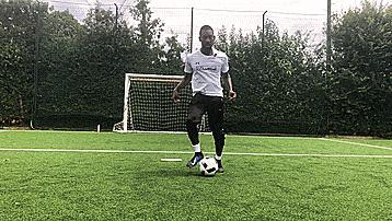 五个最简单实用的足球过人技巧,过人技巧足球简单实用教学