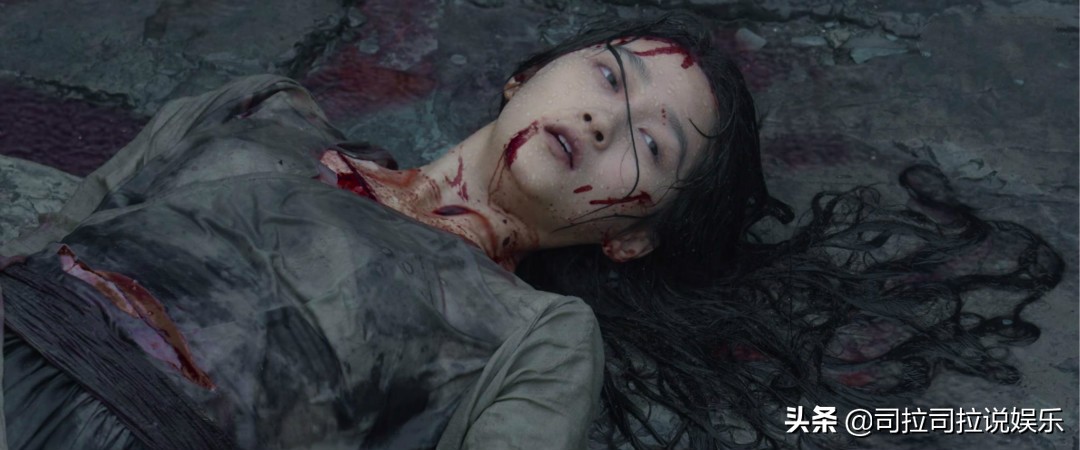 关晓彤17年经历了什么,关晓彤16岁参加综艺被骂