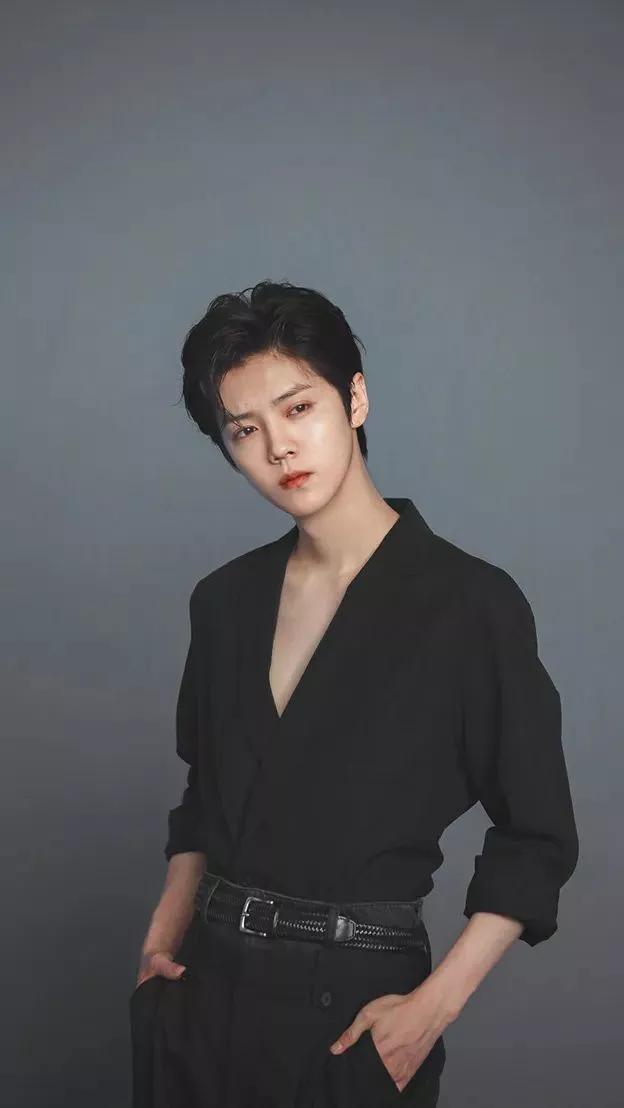 鹿晗壁纸无水印,鹿晗背影壁纸最新