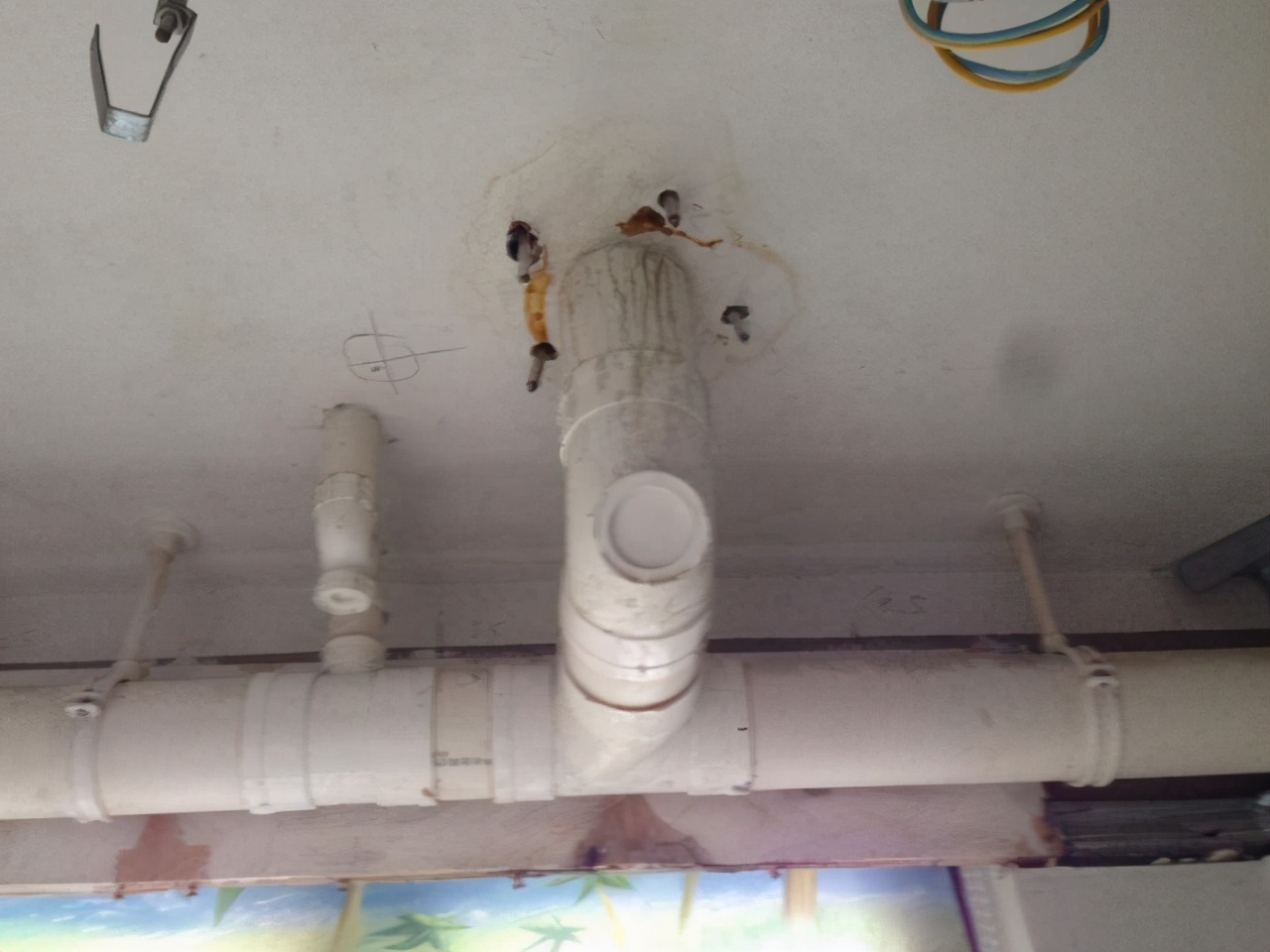 浴室水管漏水找谁修理,浴室水管都漏水怎么修