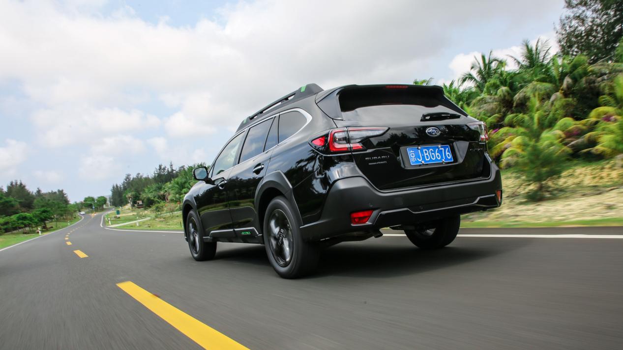 斯巴鲁傲虎2022款试驾视频,全新斯巴鲁傲虎试驾视频此地无垠