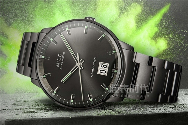 比起8800的美度指挥官60周年限量版,我更喜欢的7800的大日历橙针