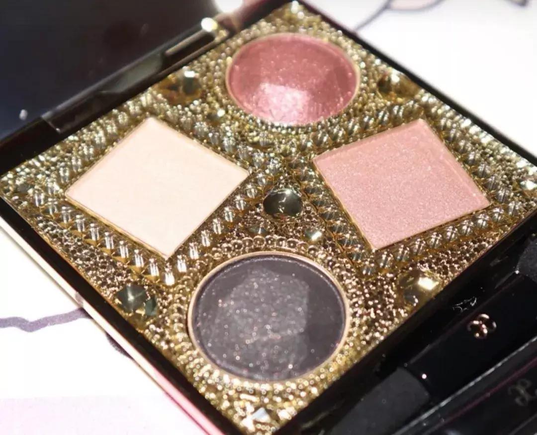 novo液体眼影试色好闪亮仙气十足,四色仙气紫色眼影盘