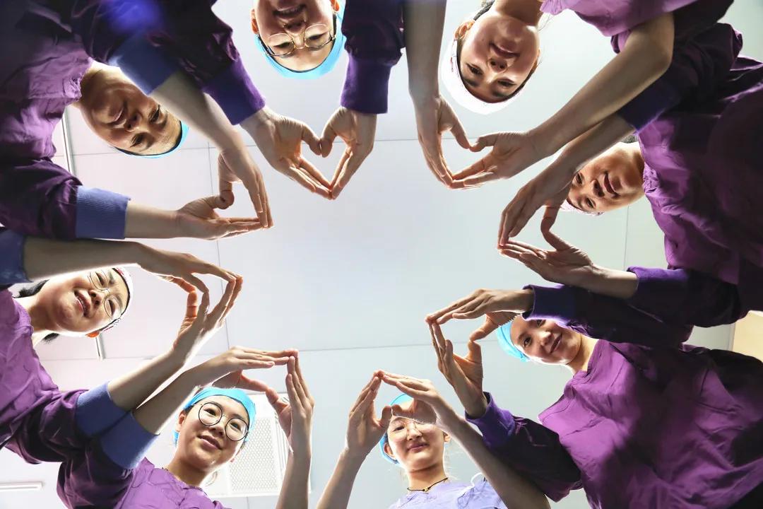 准爸爸进产房陪产,准爸爸陪同剖宫产可以吗