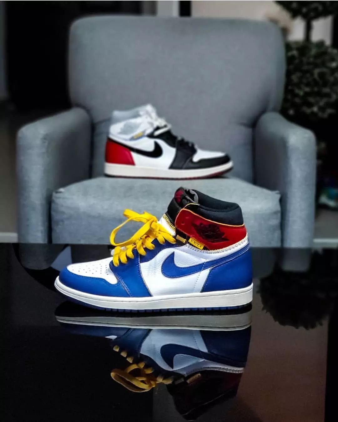 鞋穿不炒|热门鞋款暴跌,AJ1红丝绸降了4K+,YEEZY满天星降了6K+