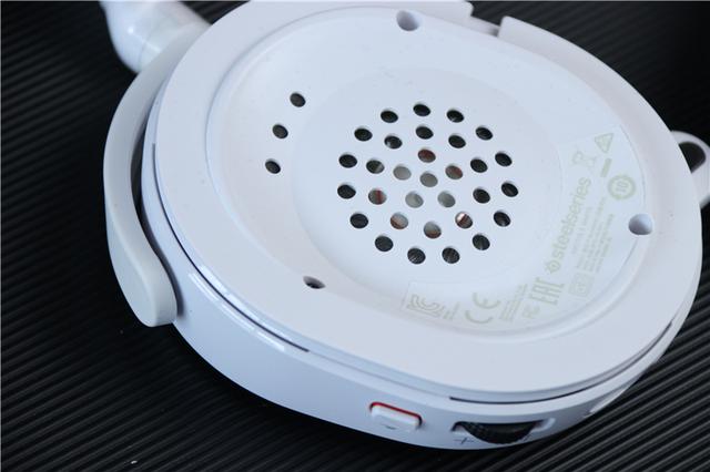 赛睿寒冰7听声辨位,赛睿寒冰5降噪