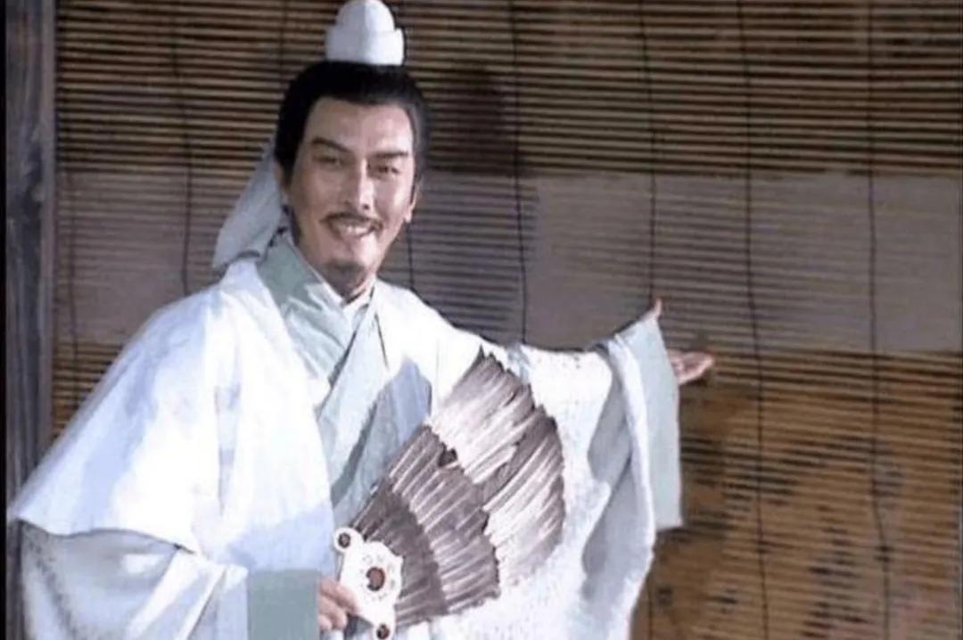 刘备三顾茅庐请诸葛亮出山下句,诸葛亮为什么要刘备三顾茅庐出山