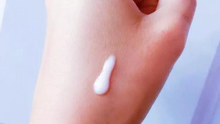 烟酰胺玻尿酸水光焕颜片美白效果,烟酰胺玻尿酸精华液美白淡斑霜