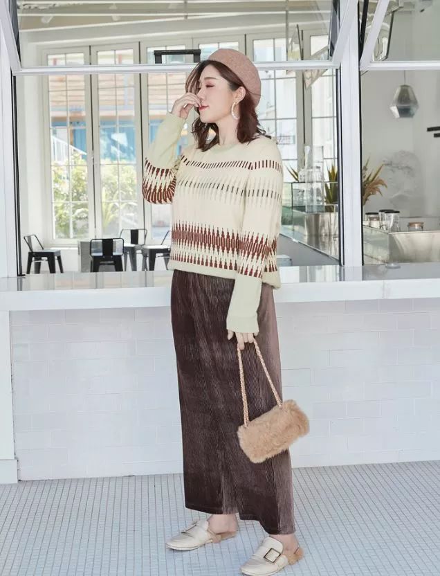 胖mm短款开衫毛衣怎么搭配好看,胖妹子穿什么毛衣好看