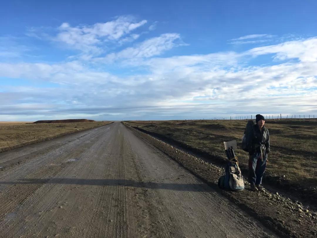 26岁80国。这个河南商丘的小伙子告诉我们，环游世界没有门槛