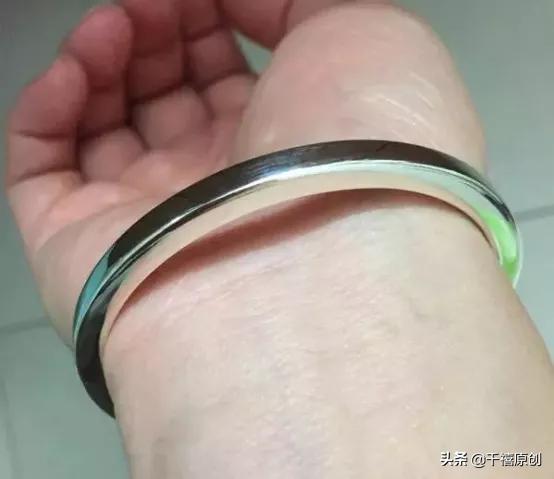 戴着最舒服的对戒,适合日常佩戴的简约戒指