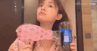 她大概是女明星中最成功的“美妆博主”