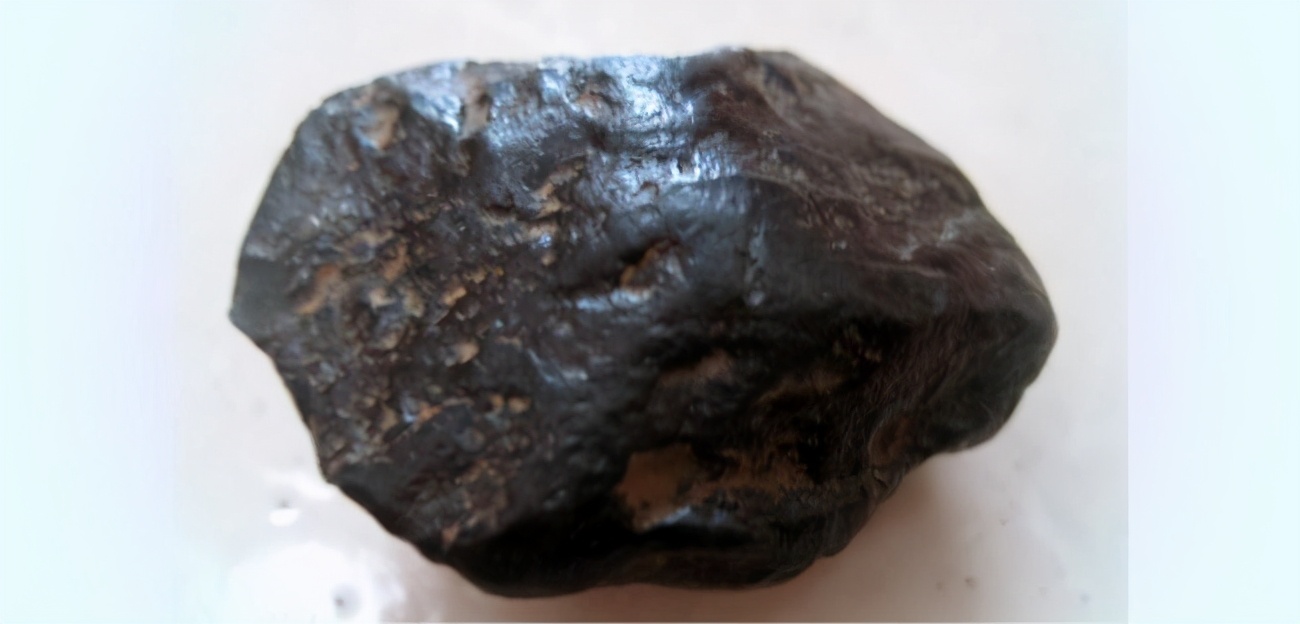 陨石刚落下的值钱还是老陨石值钱,怎样鉴别自己捡到的石陨石