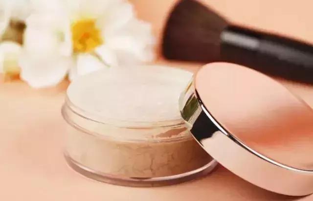 强生爽身粉含滑石粉能用吗,强生爽身粉含滑石粉吗