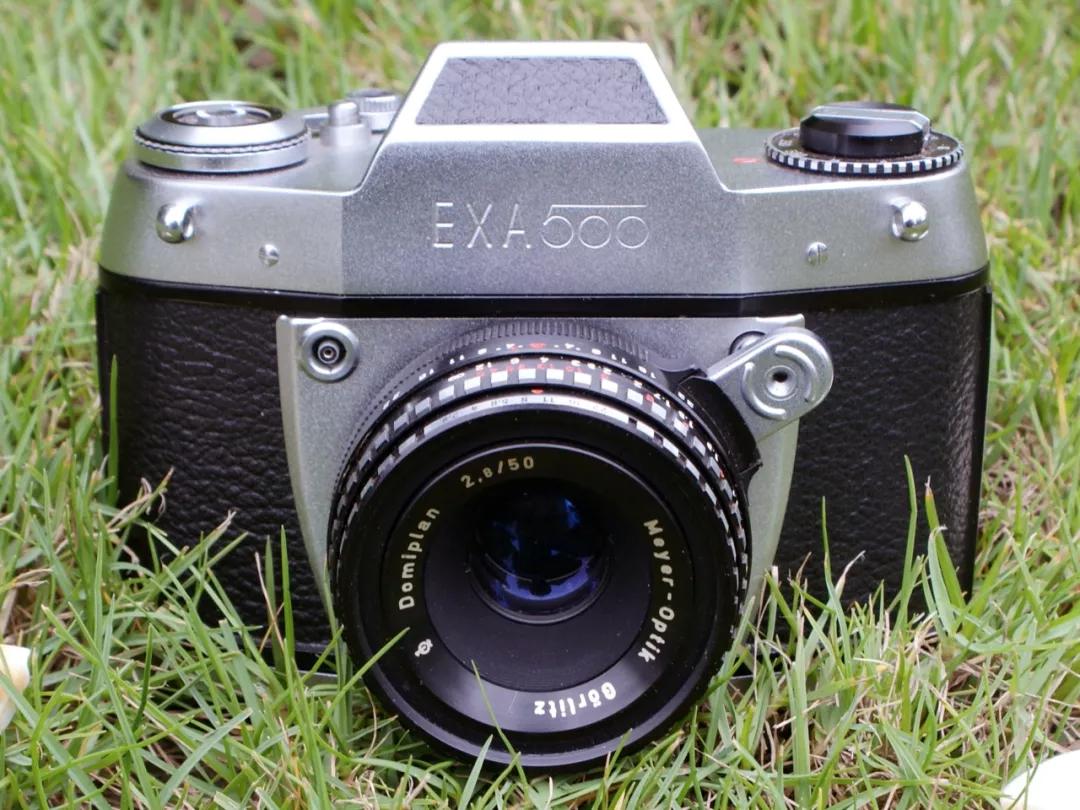 爱克山泰exa1怎么取胶卷,爱克山泰exa500怎么用