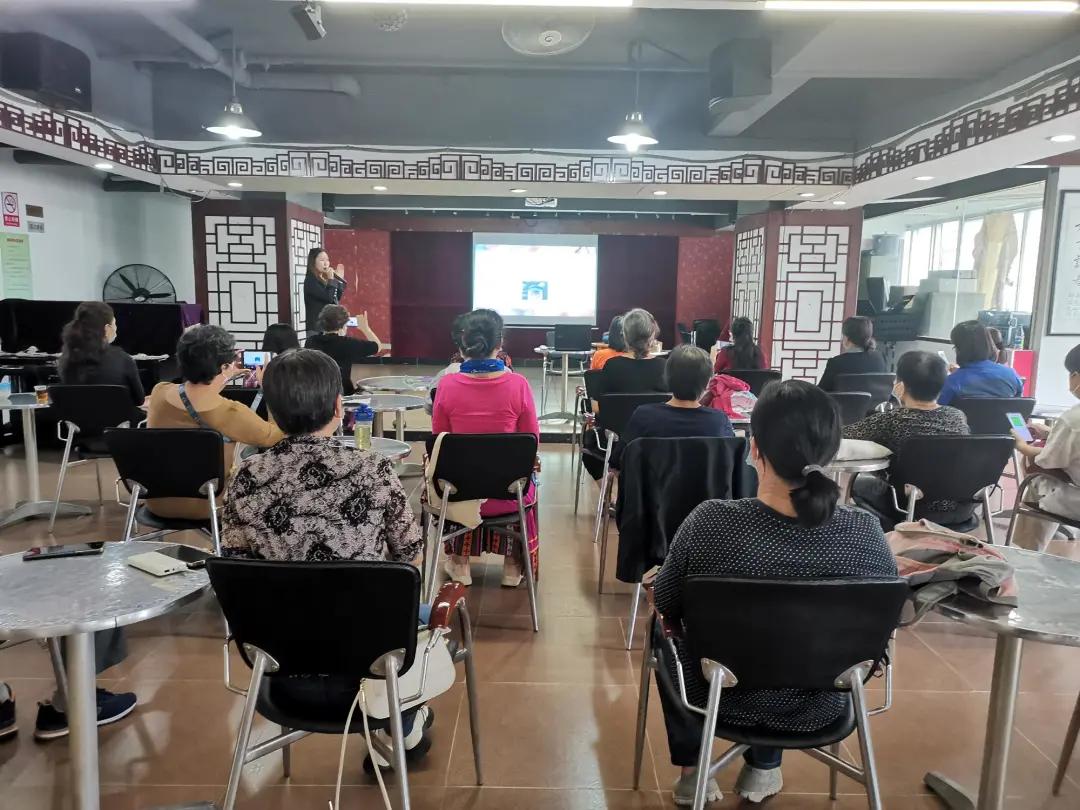 简单的自制润唇膏做法,自制一支润唇膏最好的配方