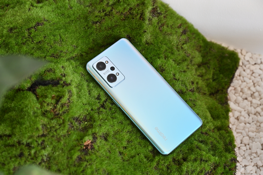 预算3000多一点哪款手机值得入手,推荐几款2000以内值得购买的手机