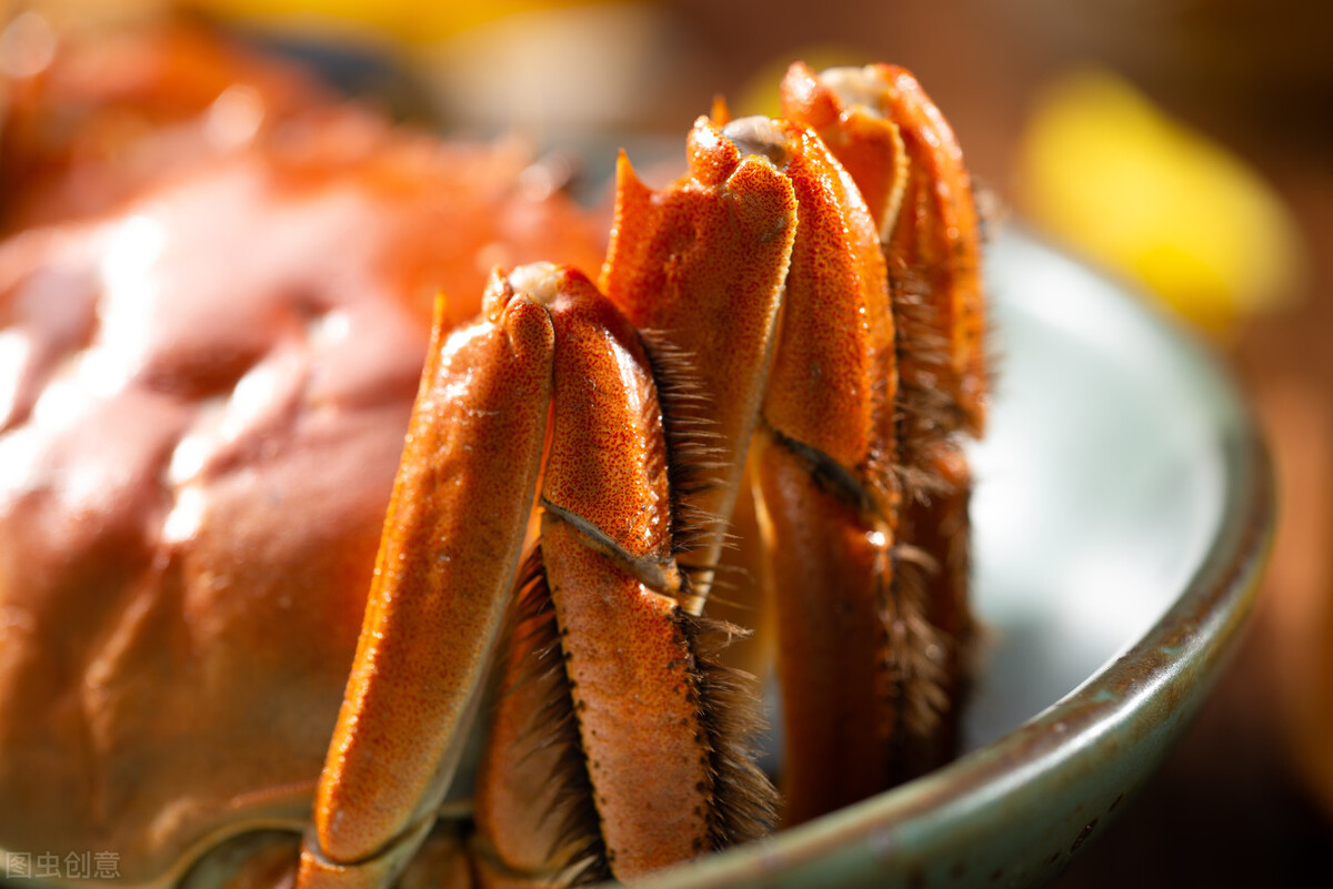 寒露已过，秋意浓，蟹脚痒