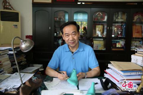 鞋子胶水味道很大是不是质量问题,鞋子的胶水味道重对身体有害吗