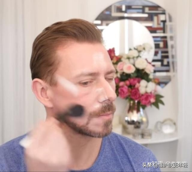 怎么涂粉底液正确的手法,持妆型粉底液搭配什么上妆更好