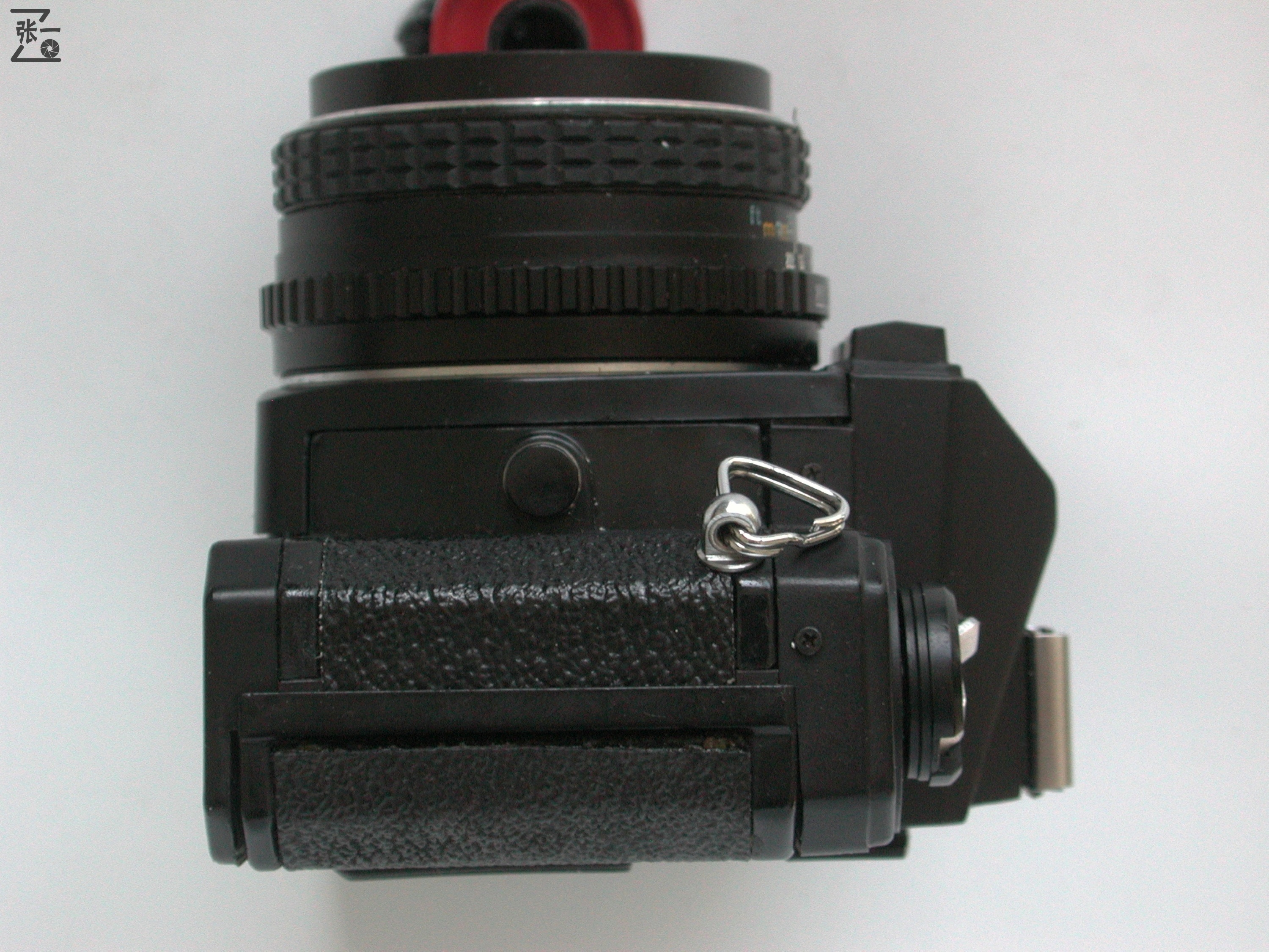 中国哈尔滨照相机厂生产的SEAMADZ2-1单反照相机